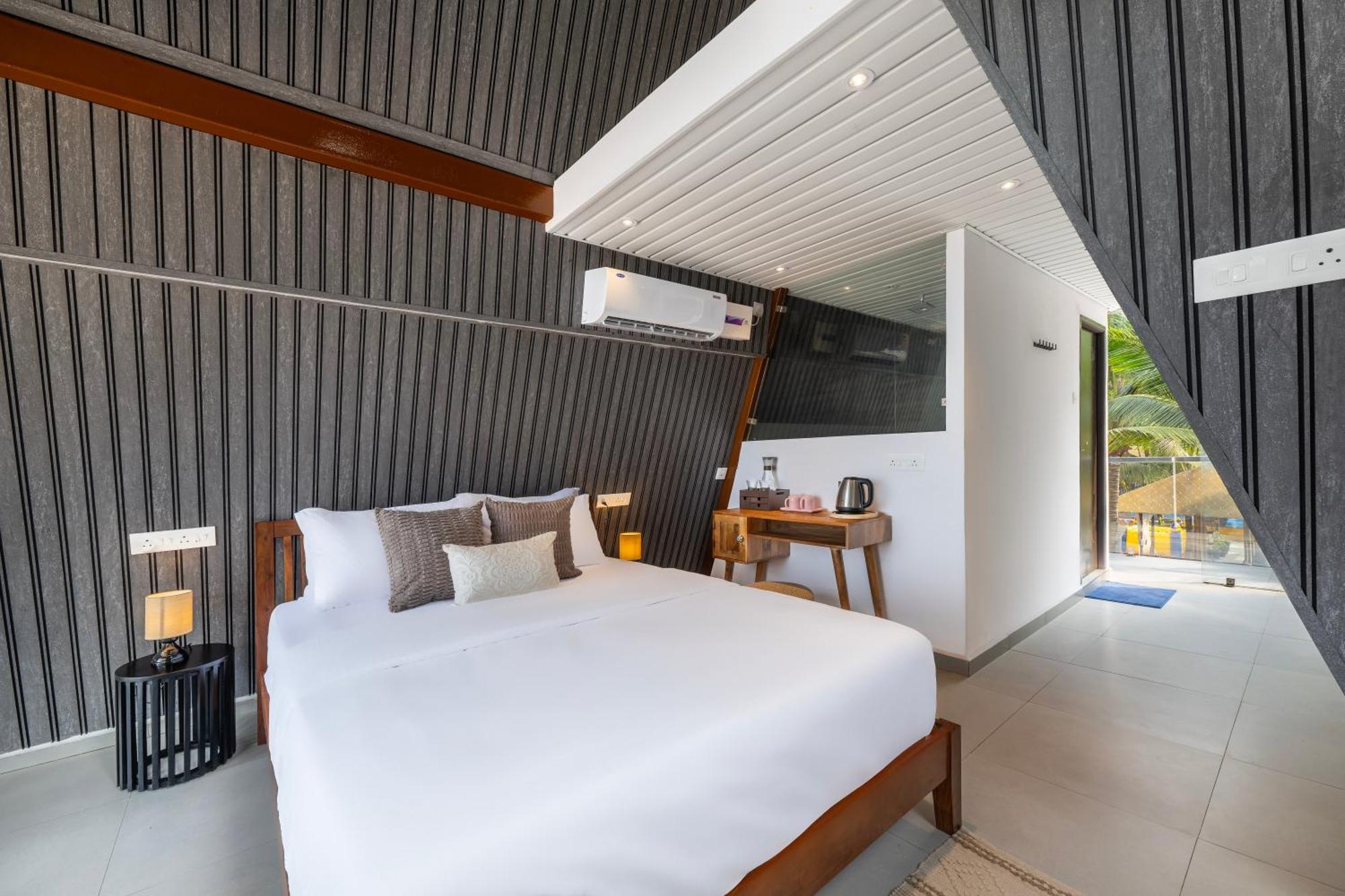 The Rose Goa Beach Resort Agonda Esterno foto